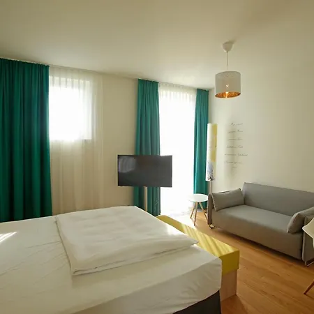 Grimm's Berlin Potsdam Hotel *