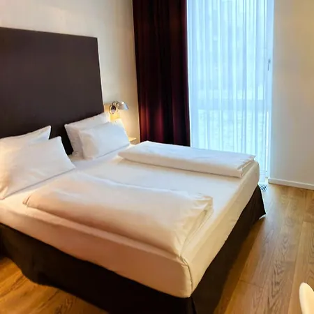 Grimm's Berlin Potsdam Hotel 3*