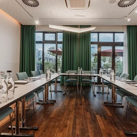 Ξενοδοχείο Grimm's Berlin Potsdam 3*